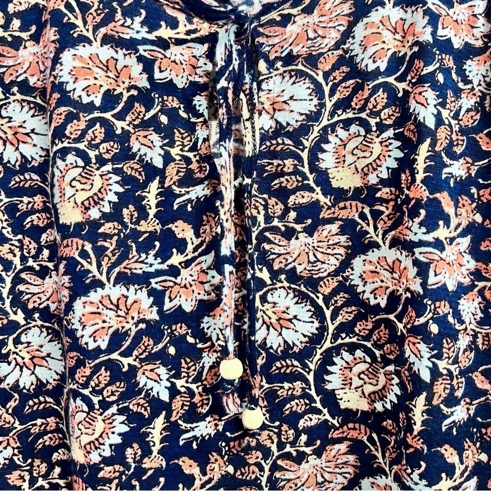 Lucky Brand (EUC) Top with Front Tie Size Medium - Picture 3 of 11
